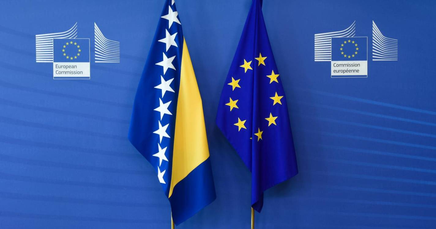 Bósnia-Herzegovina já tem “nível necessário de conformidade com critérios de adesão” à UE