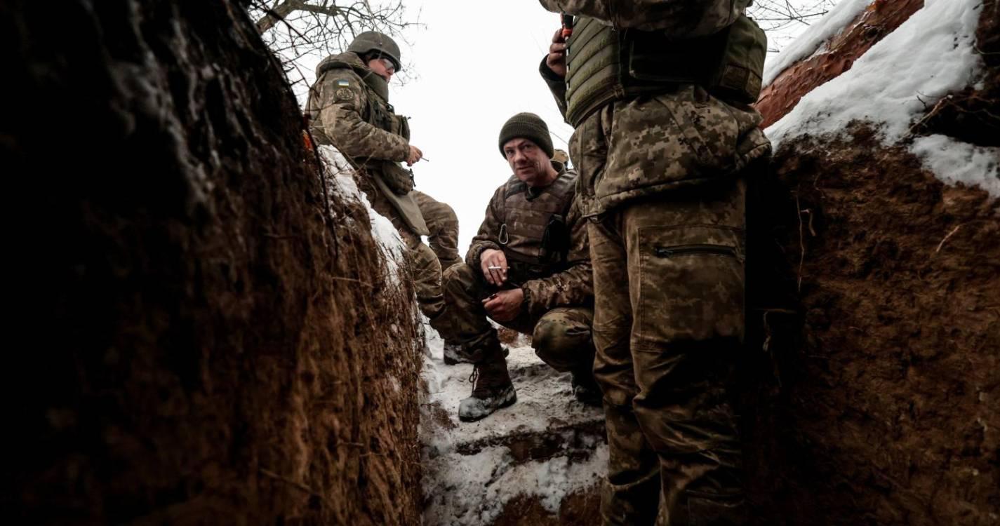 Ucrânia: Comandante chefe do exército admite que situação se “deteriorou” na frente de batalha