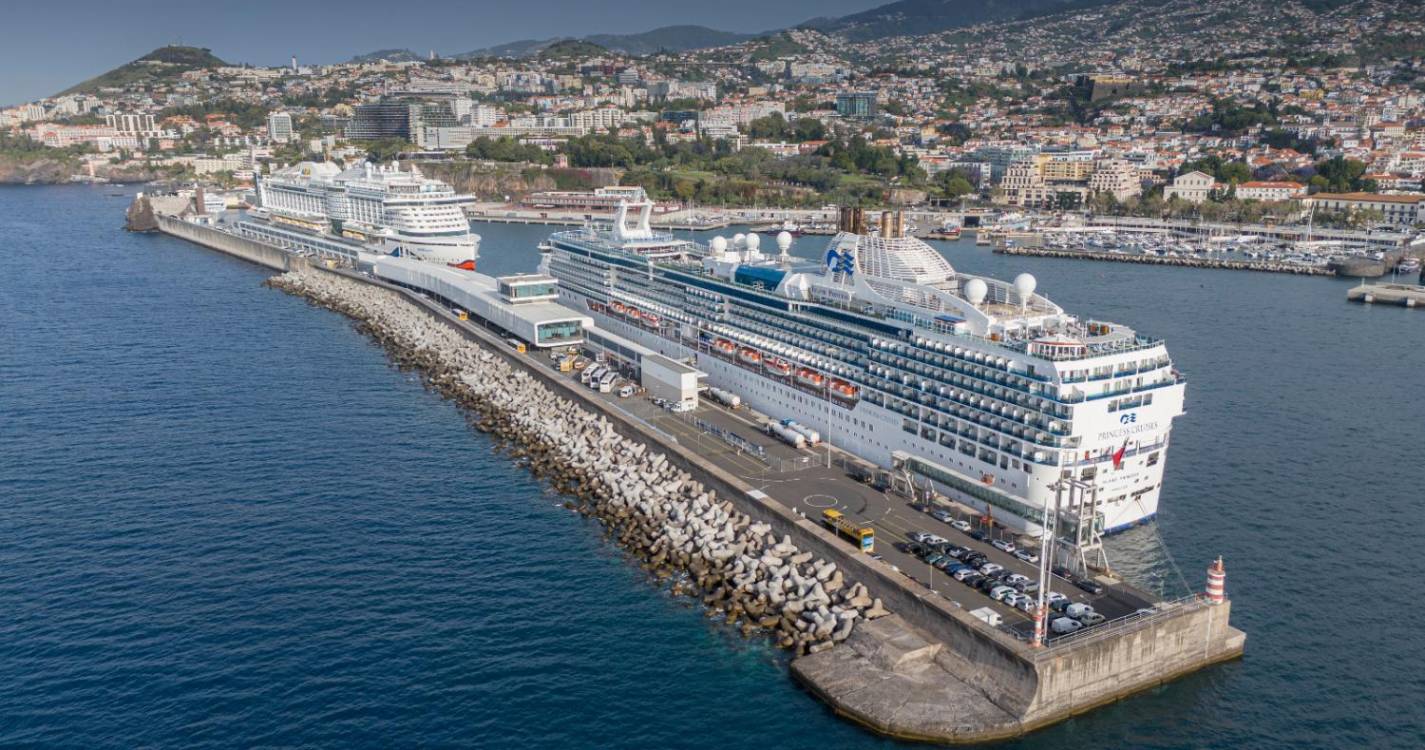 Island Princess e AidaPerla são os cruzeiros de hoje no Funchal
