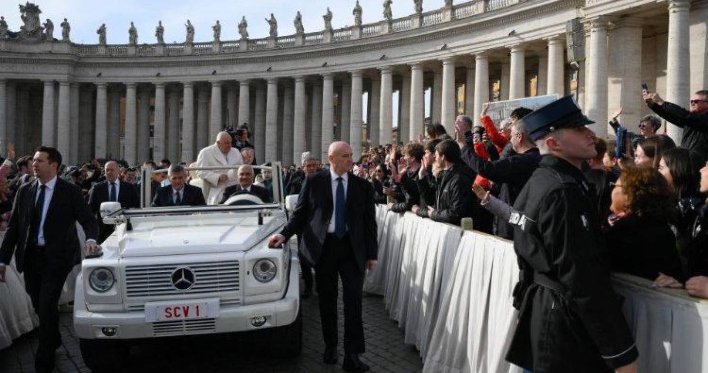 Papa pede fim da “loucura da guerra”, evocando morte de jovens na Ucrânia