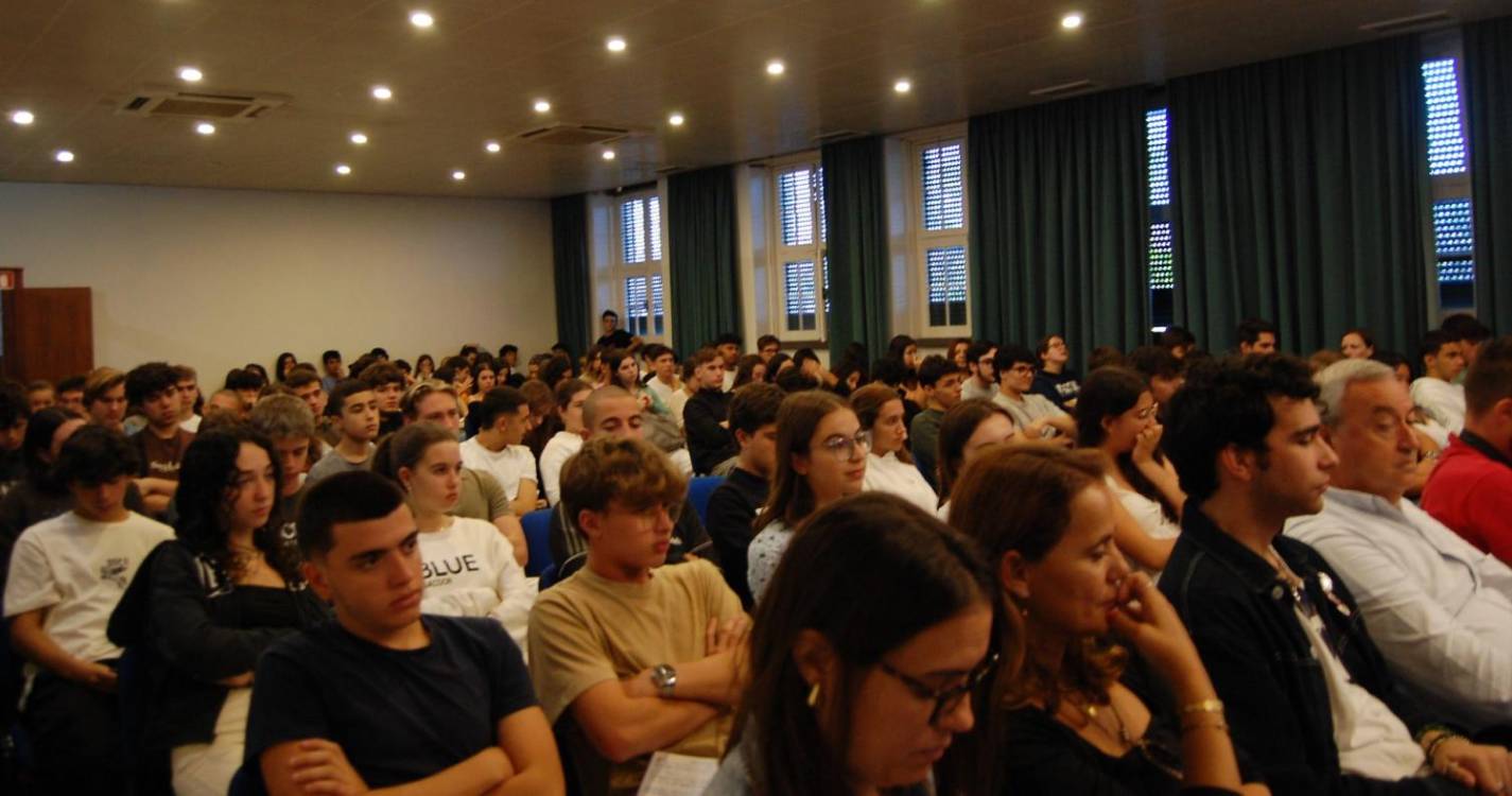Associação de Estudantes da Francisco Franco mobiliza alunos para debate político