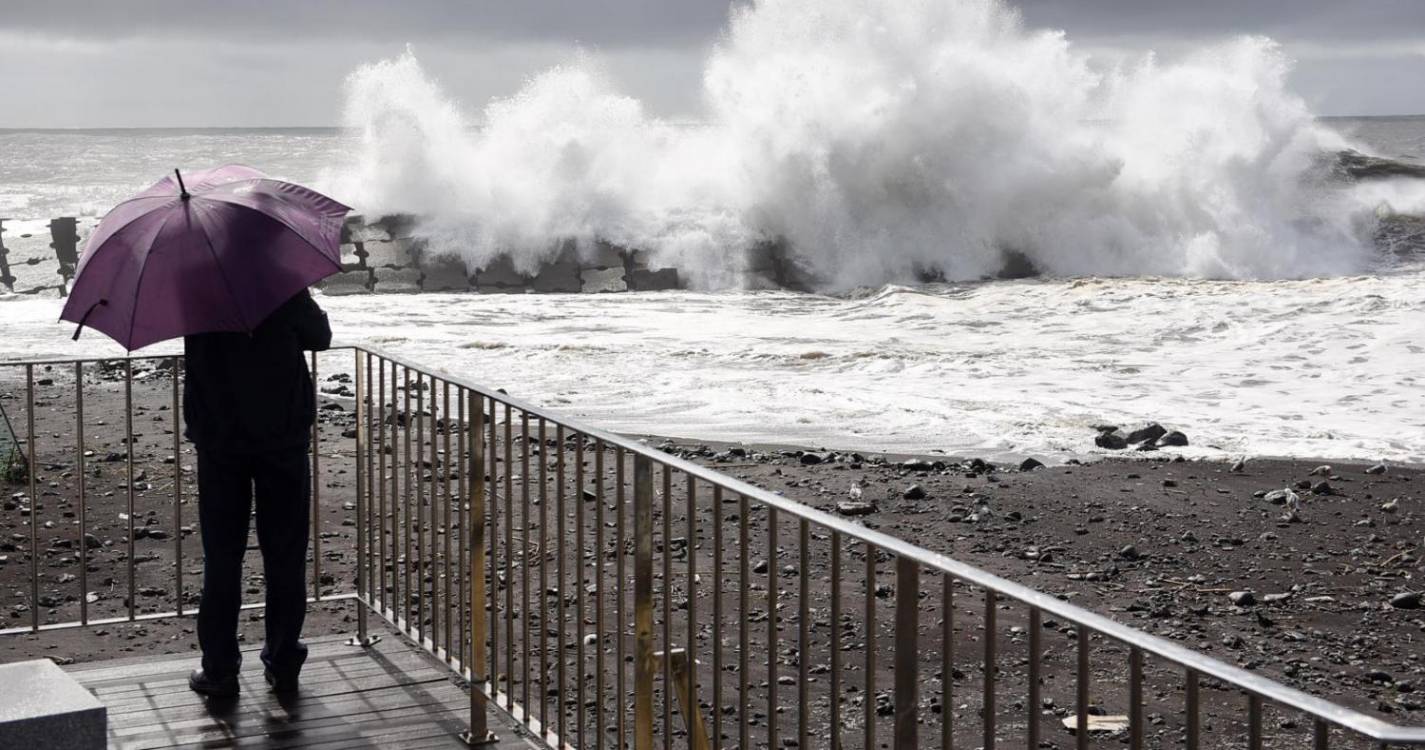 Rajadas de 100 km/h, chuva intensa e agitação marítima esperadas ainda hoje na Madeira