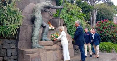 O governante homenageou os trabalhadores da Região, numa cerimónia junto ao monumento ao Trabalhador.