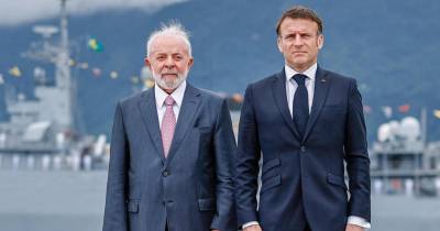 Lula e Macron em cooperação.
