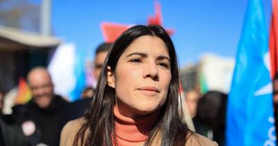 A coordenadora do Bloco de Esquerda (BE), Mariana Mortágua, participa numa ação de campanha do partido no âmbito da campanha eleitoral para as eleições legislativas de 10 de março.