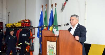 Filipe Sousa diz que Governo trata os bombeiros com “desprezo e desconsideração”.