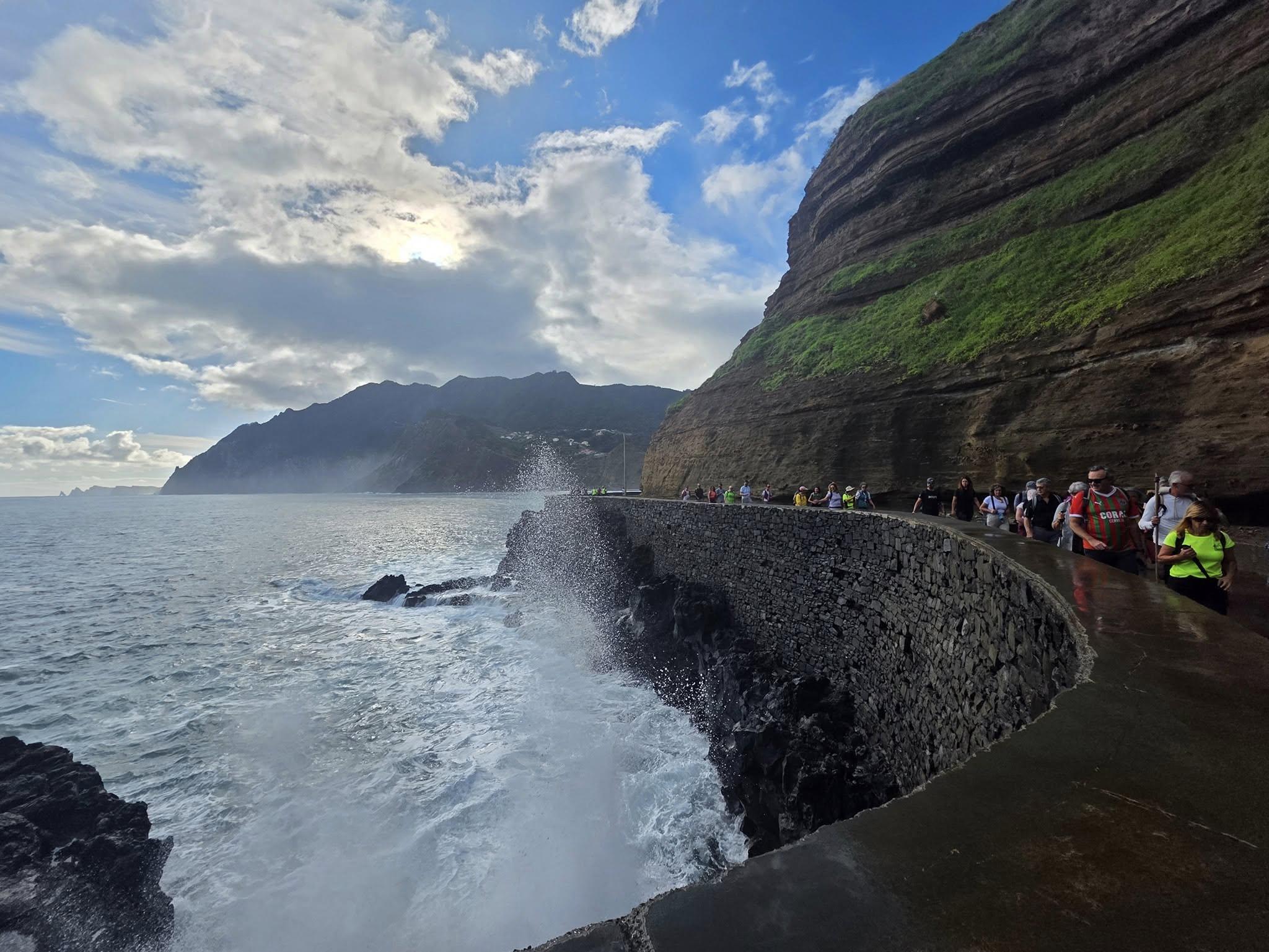 Caminho Real revive tradição do Pão-por-Deus no Porto da Cruz (com fotos)