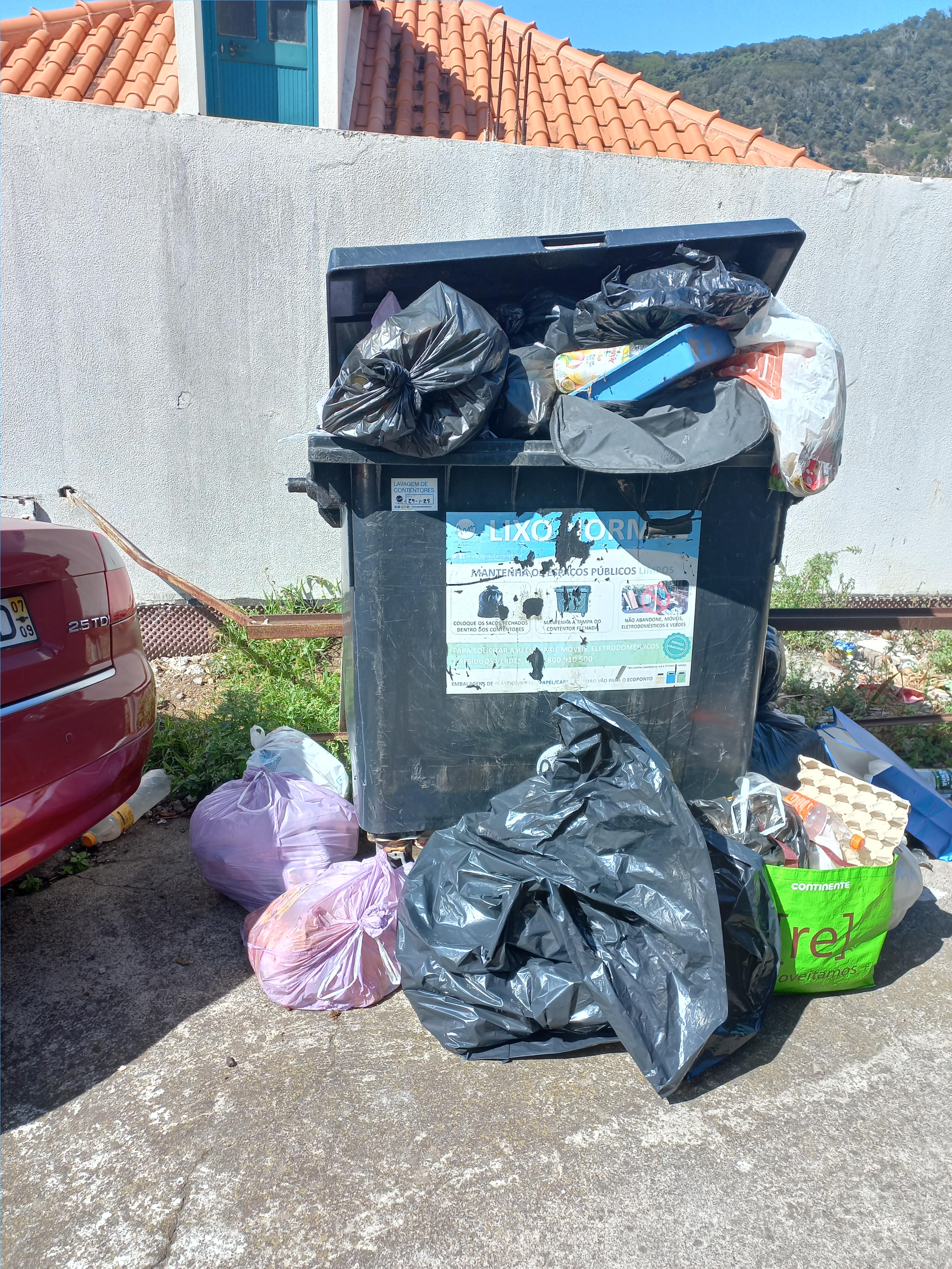 Falta de higienização em ponto de recolha de resíduos em Machico alvo de críticas