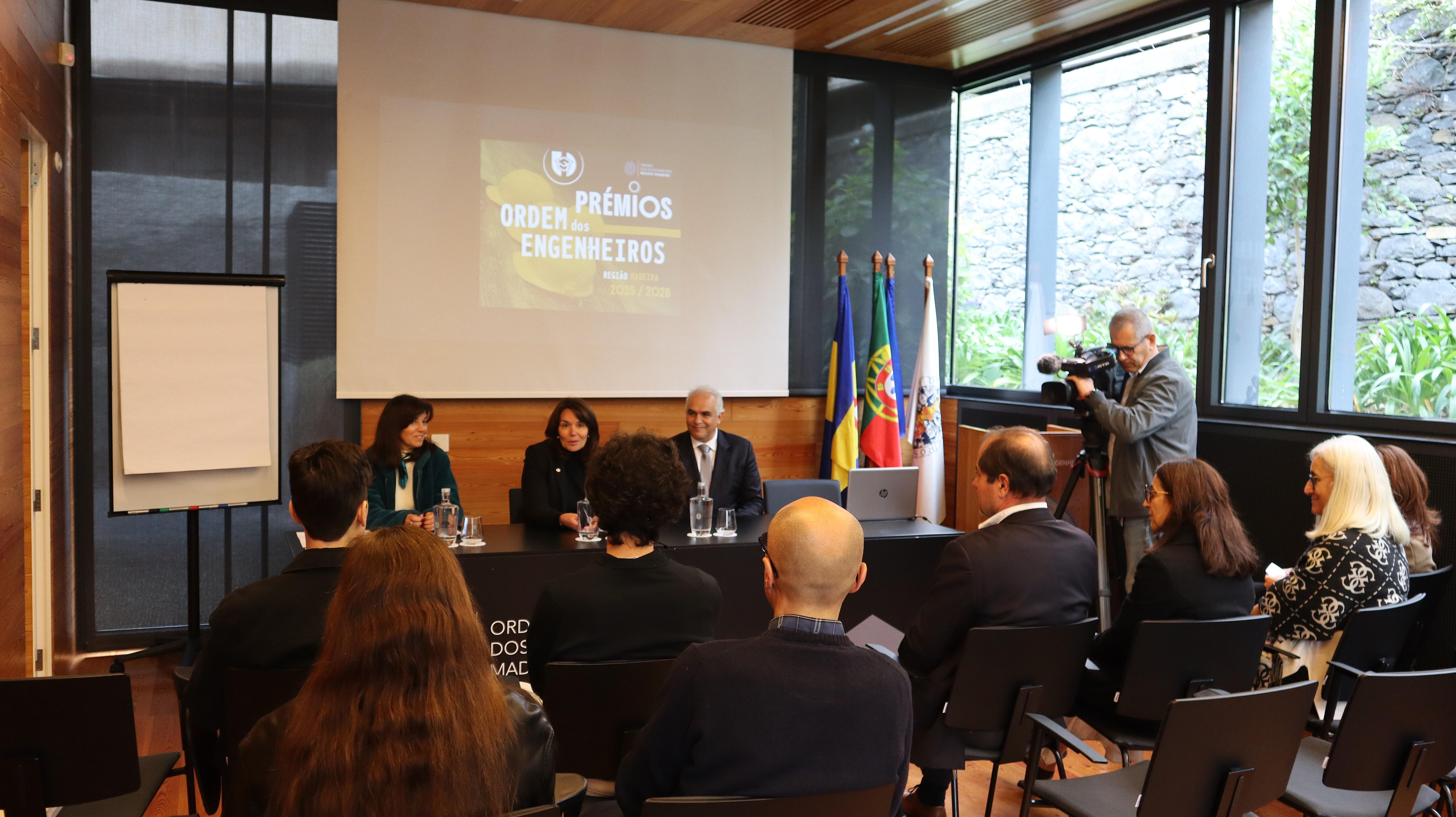 Ordem dos Engenheiros distingue três alunos madeirenses com Prémios de Mérito