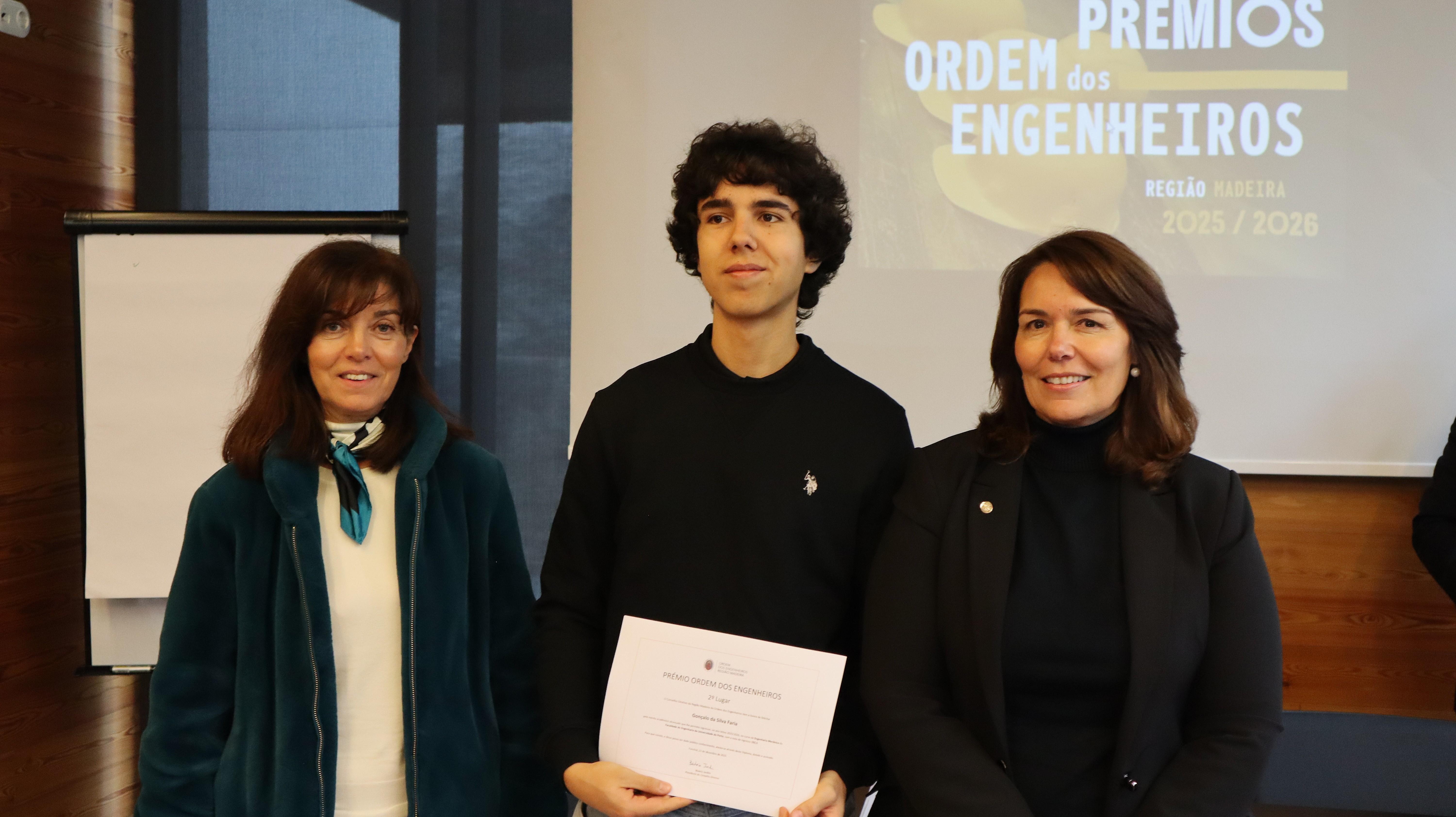 Ordem dos Engenheiros distingue três alunos madeirenses com Prémios de Mérito