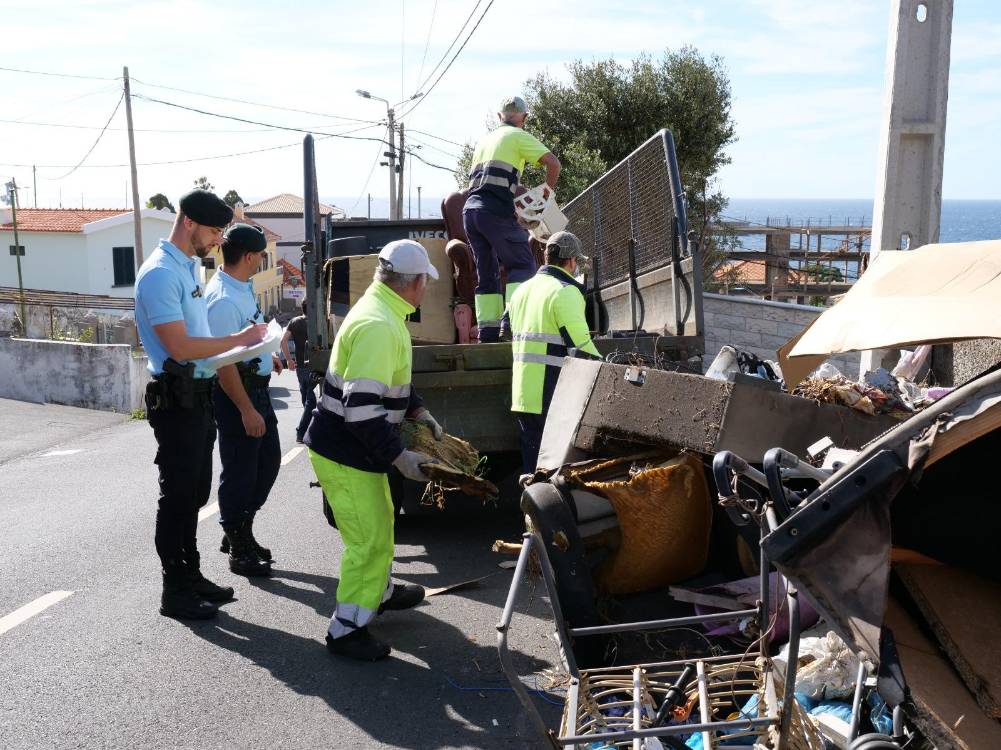 GNR fiscaliza abandono de resíduos em Machico