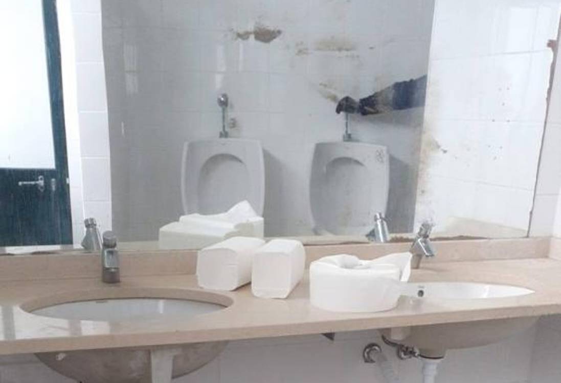 Vandalismo nos sanitários públicos junto à Ponte do Seixal