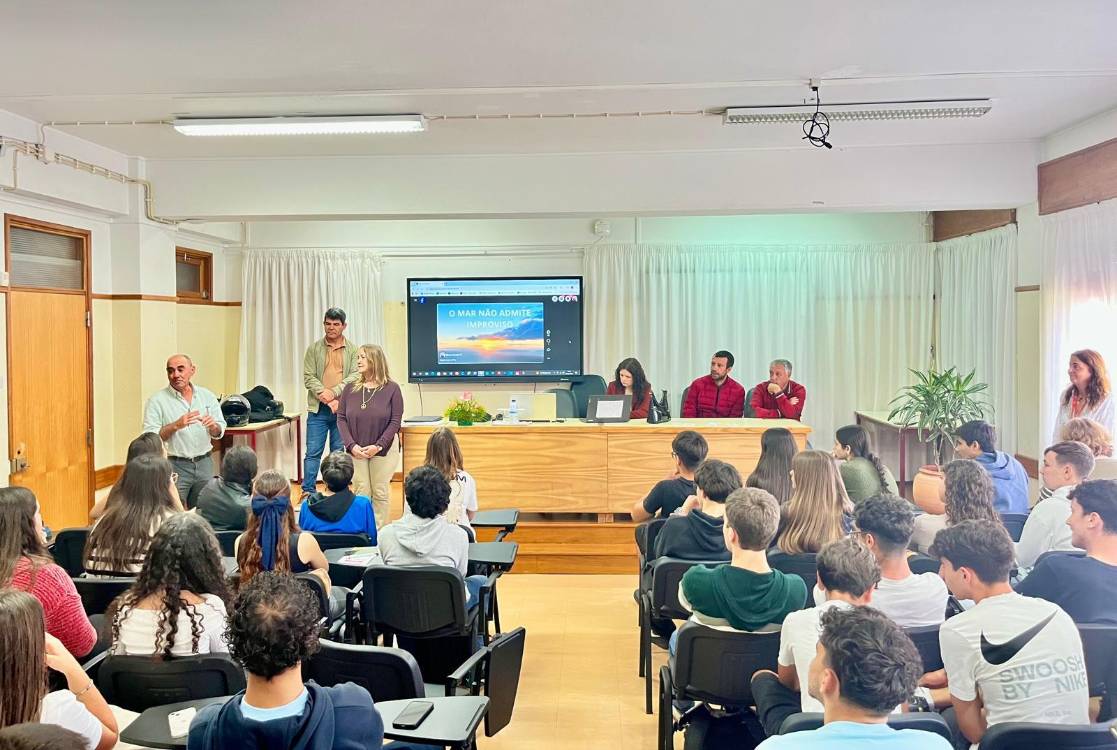 Direção Regional das Pescas sensibiliza alunos para o setor do mar