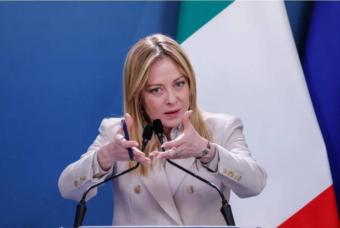 PM italiana Meloni considera “inaceitáveis” críticas de Trump ao Papa Leão XIV