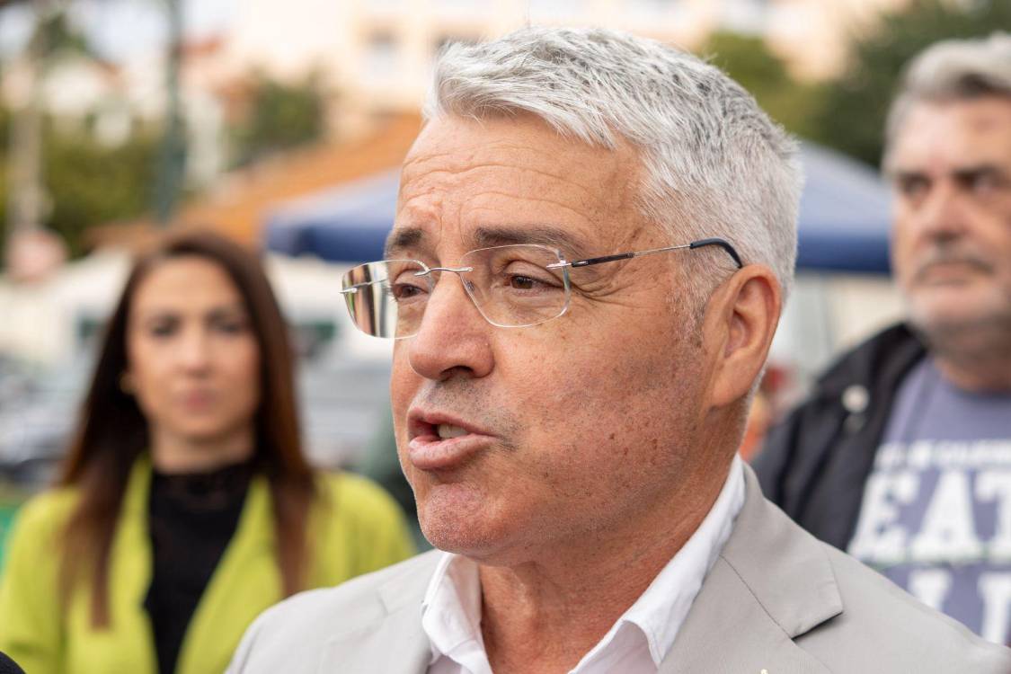 Filipe Sousa critica “incoerência” do PS quanto à mobilidade aérea
