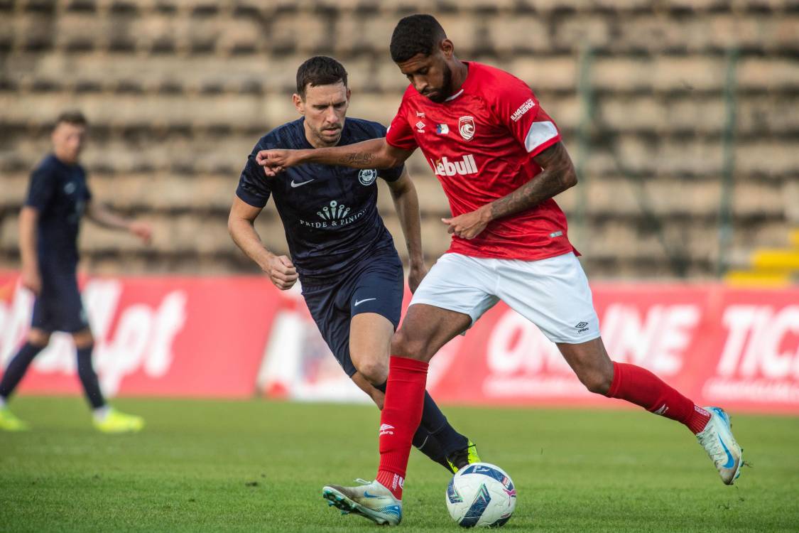 LCE: Santa Clara empata com Larne e confirma apuramento para o play-off