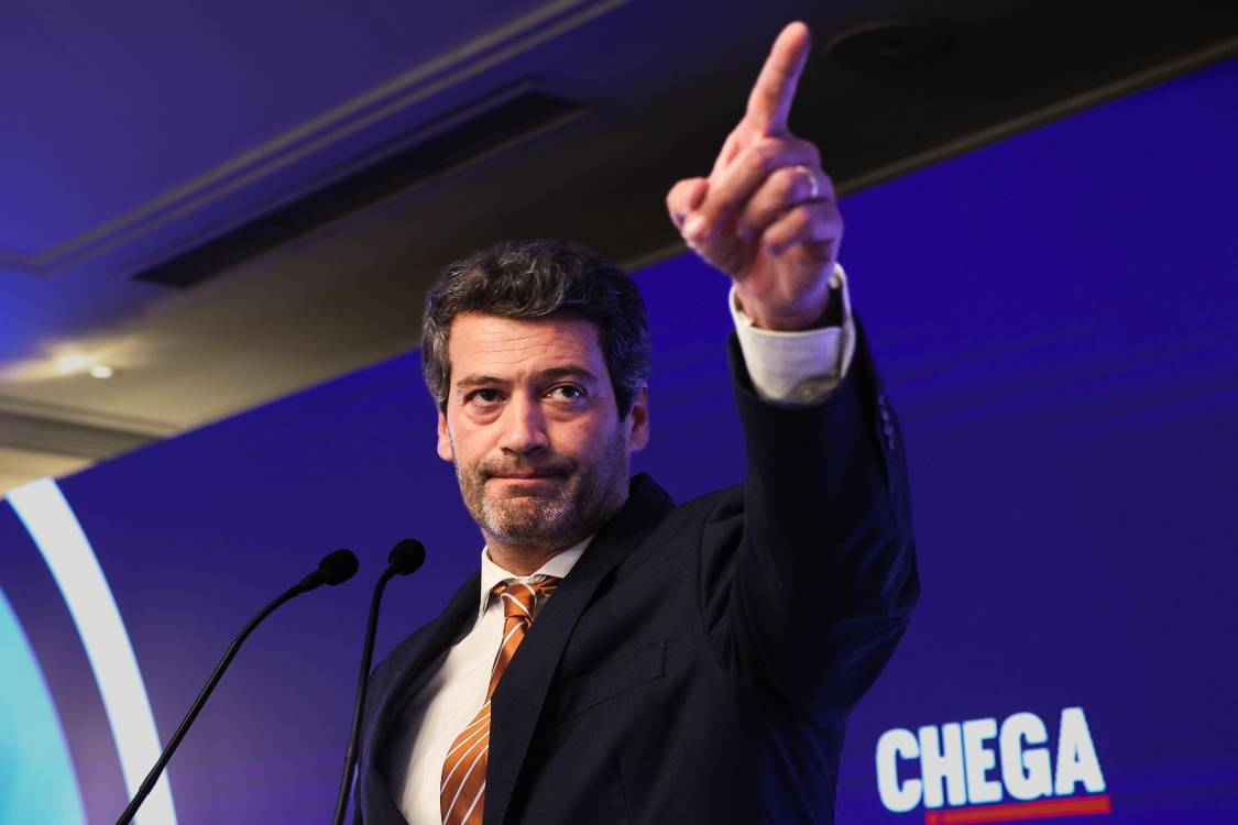 Legislativas: Chega pode garantir segundo lugar em número de deputados mas continuar terceiro em votos