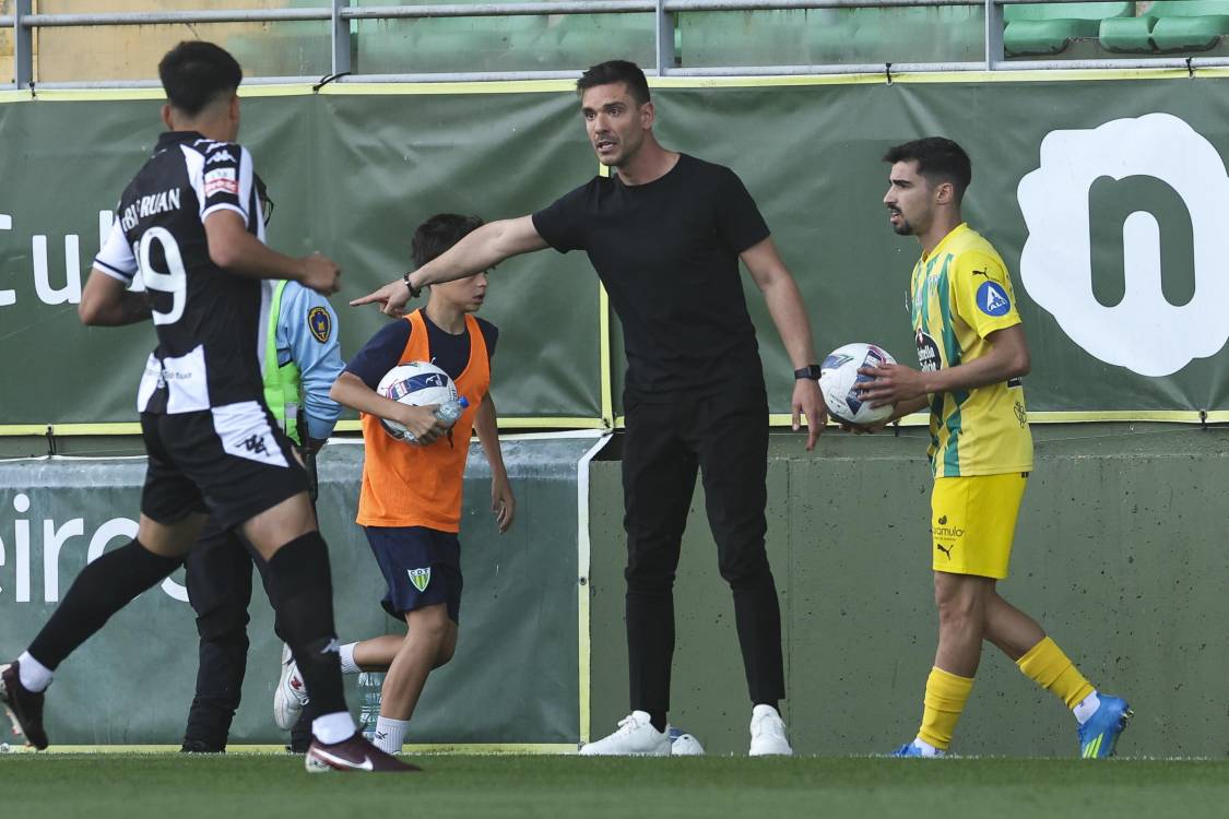 Nacional vence em Tondela e fica mais perto da permanência na I Liga