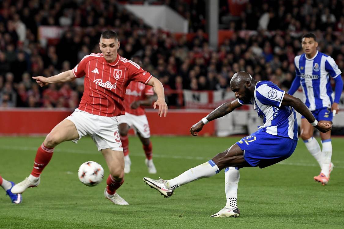 LE: FC Porto perde em Nottingham e falha meias-finais