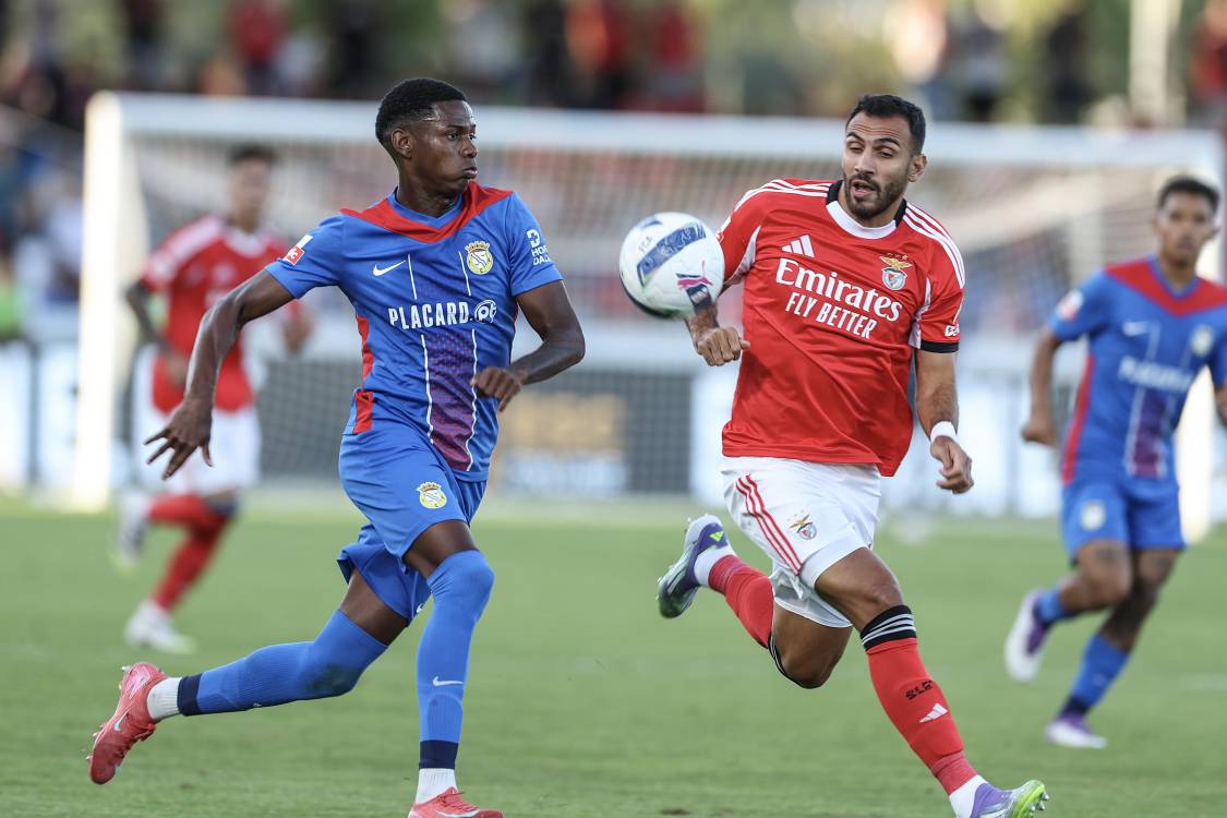 I Liga: Benfica vence em Alverca e iguala Sporting na classificação