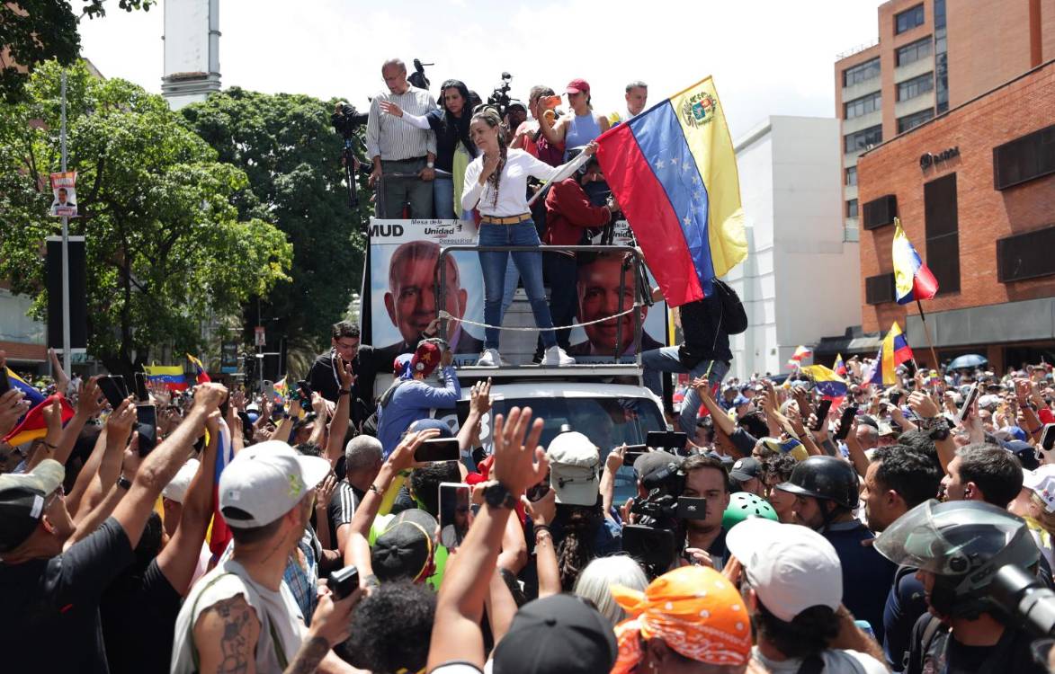 Corina Machado recebida em manifestação da oposição venezuelana com grito de “liberdade”