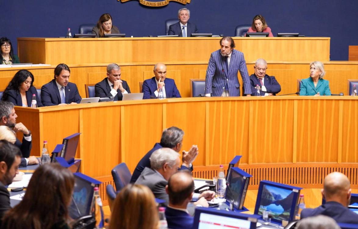 Albuquerque reitera que obras na Saúde podem parar