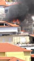 Incêndio no Beco dos Álamos mobiliza duas corporações de bombeiros (com foto)