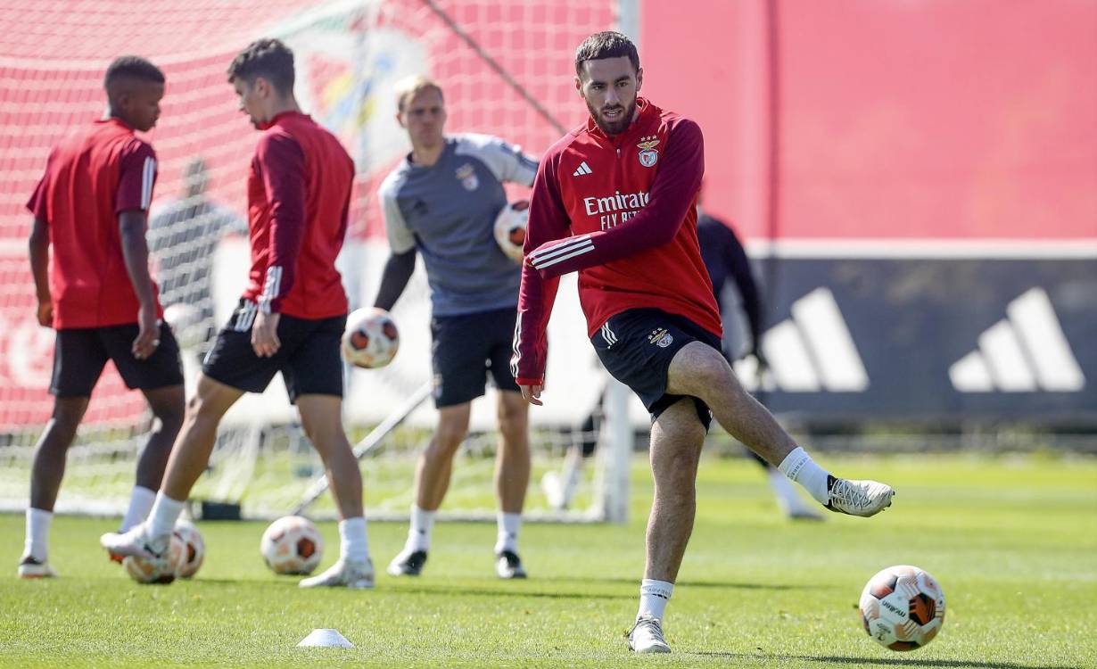 Kökçü defende liberdade para se ser crítico e aceita consequências do Benfica