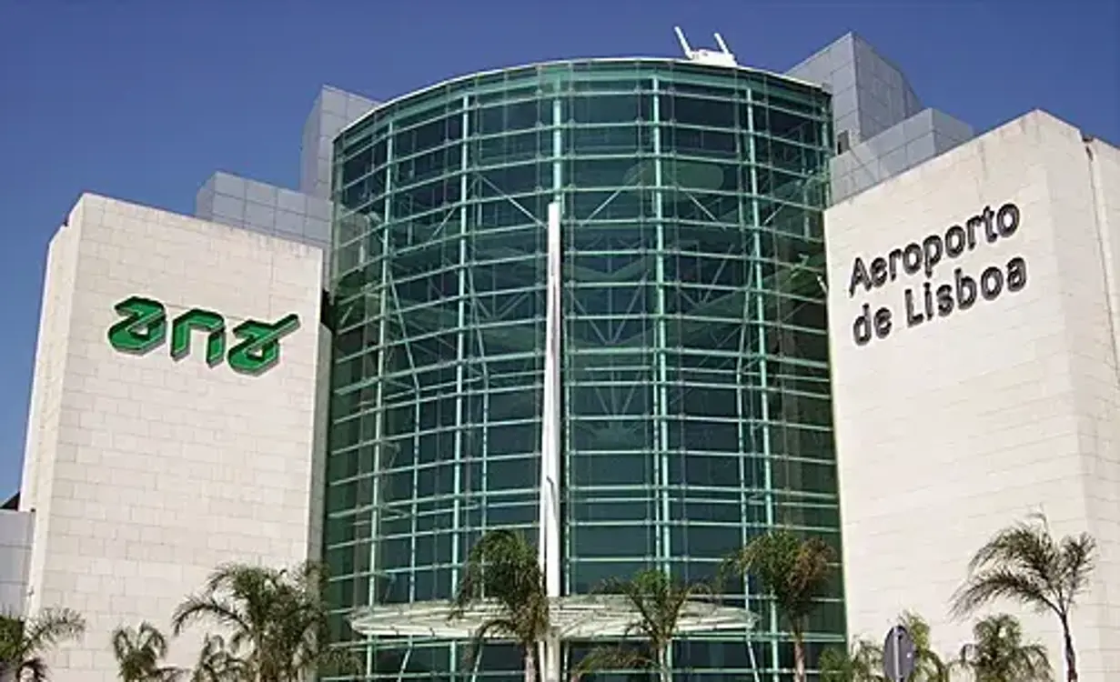 PSP detém no Aeroporto de Lisboa dois estrangeiros com mais de 1,3 quilos de cocaína