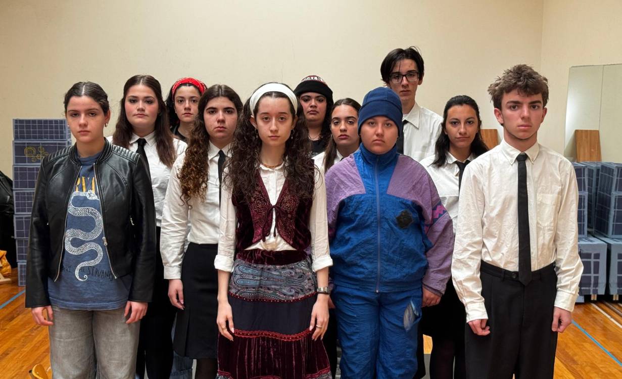 Conservatório leva a palco a peça ‘Três Tristes Turmas’