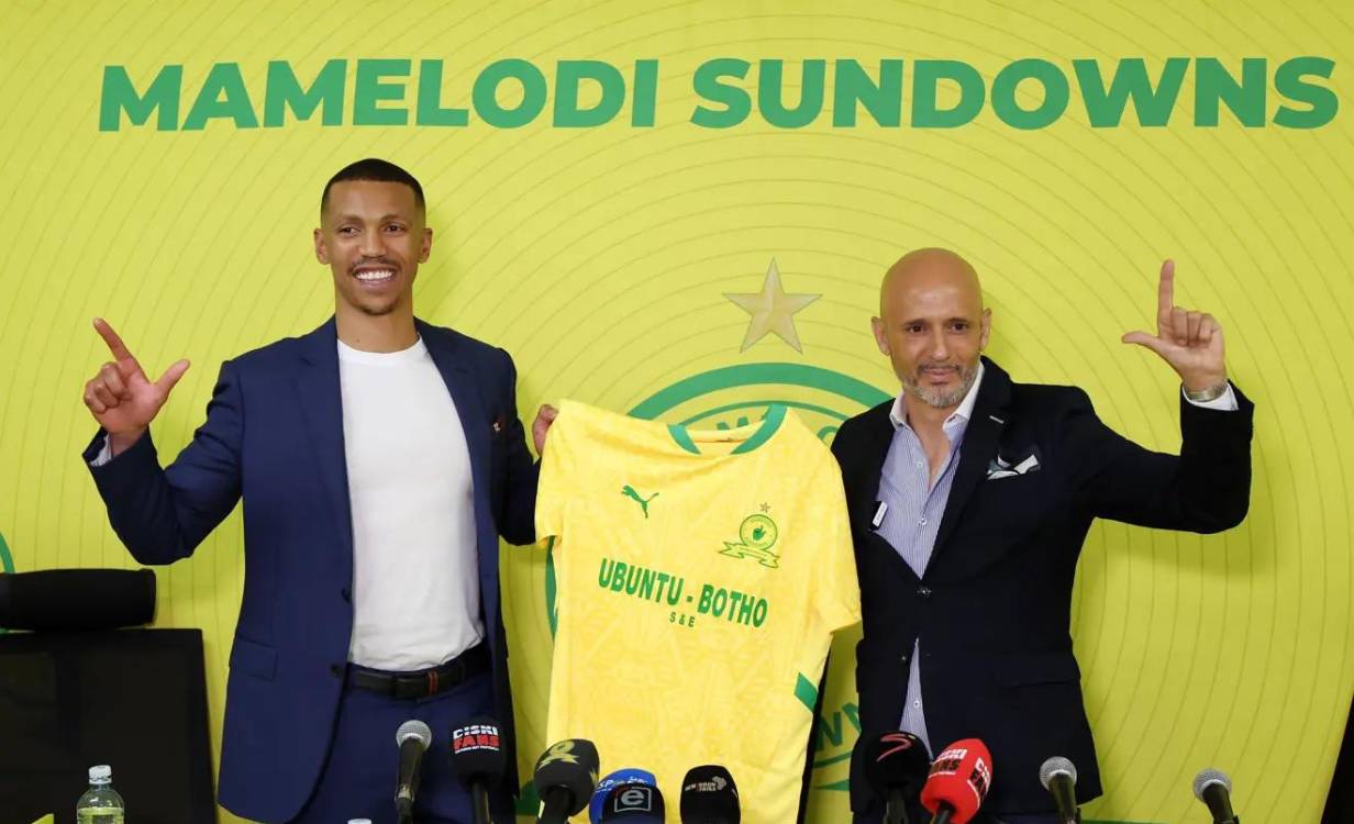 Miguel Cardoso é o novo treinador do Mamelodi Sundowns, da África do Sul