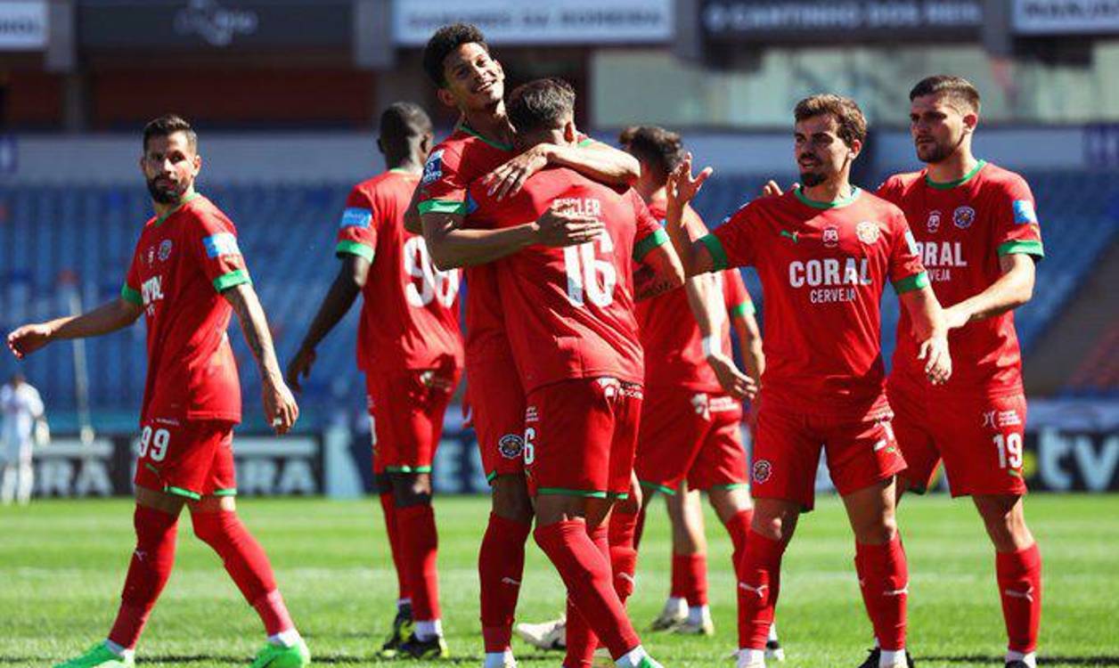 II Liga: Já são conhecidos os onzes de Marítimo e Feirense