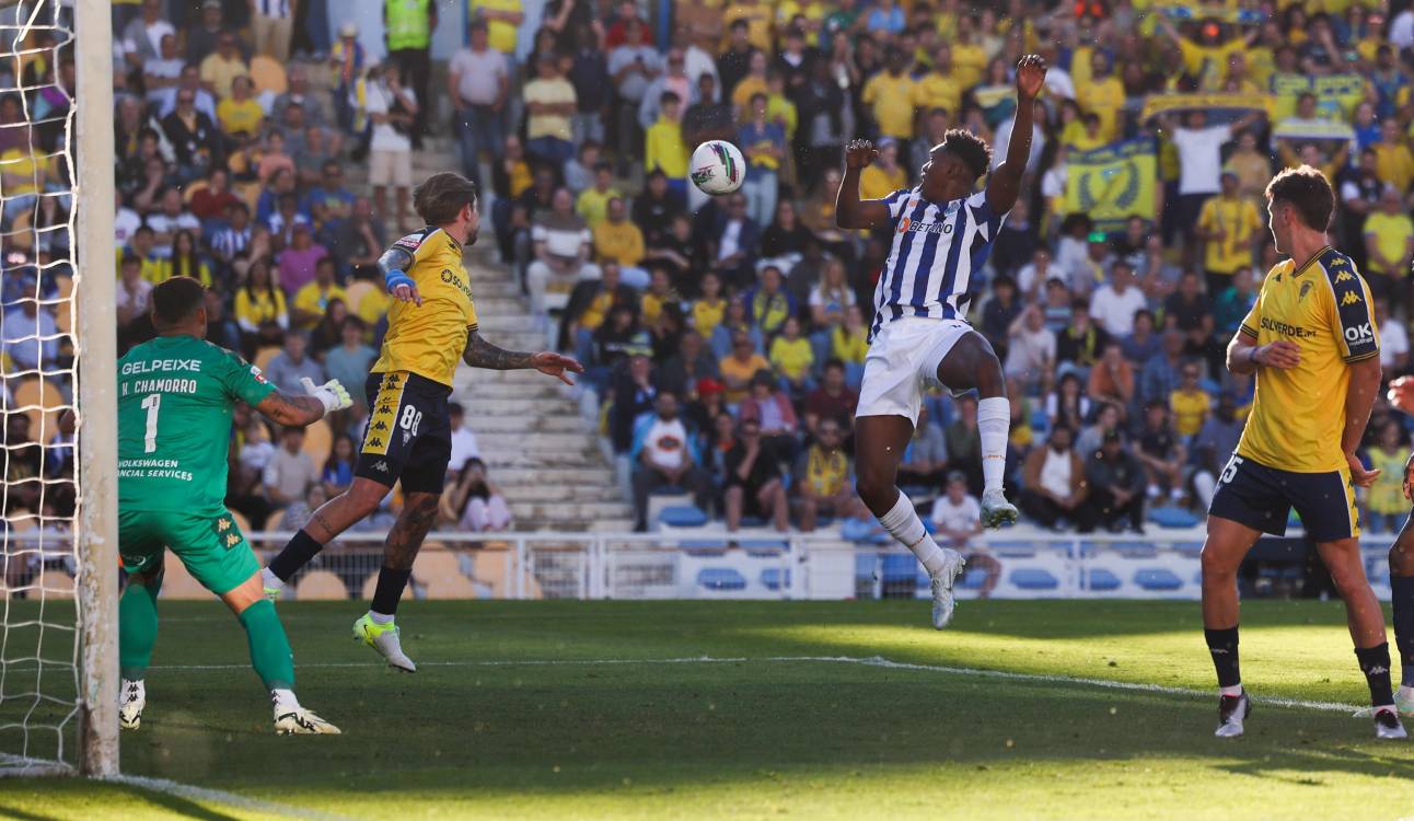 I Liga: FC Porto vence na visita ao Estoril Praia