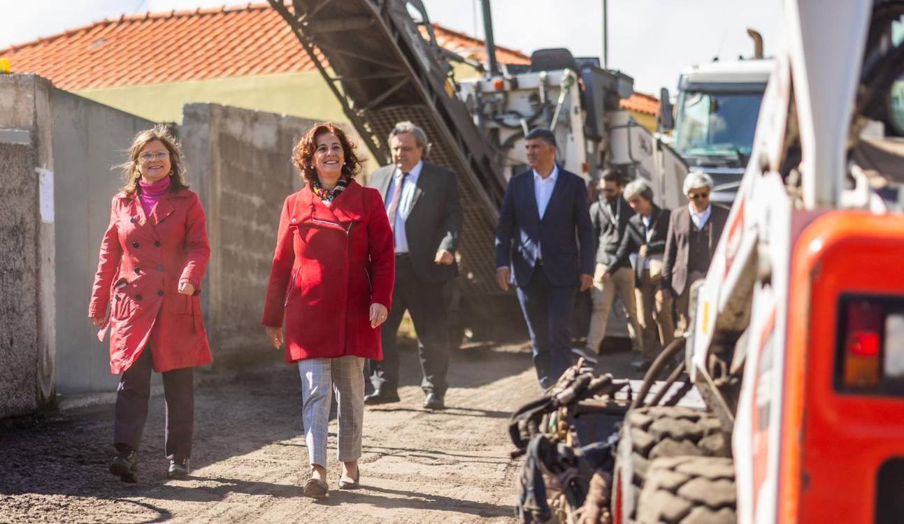 Pavimentação da Estrada da Corujeira deverá estar concluída no final da próxima semana