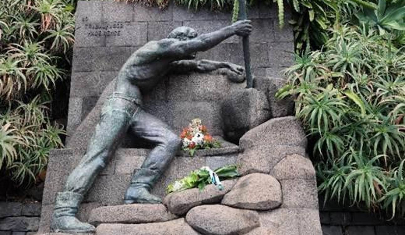 Margarido na homenagem ao Trabalhador Madeirense na Avenida Sá Carneiro