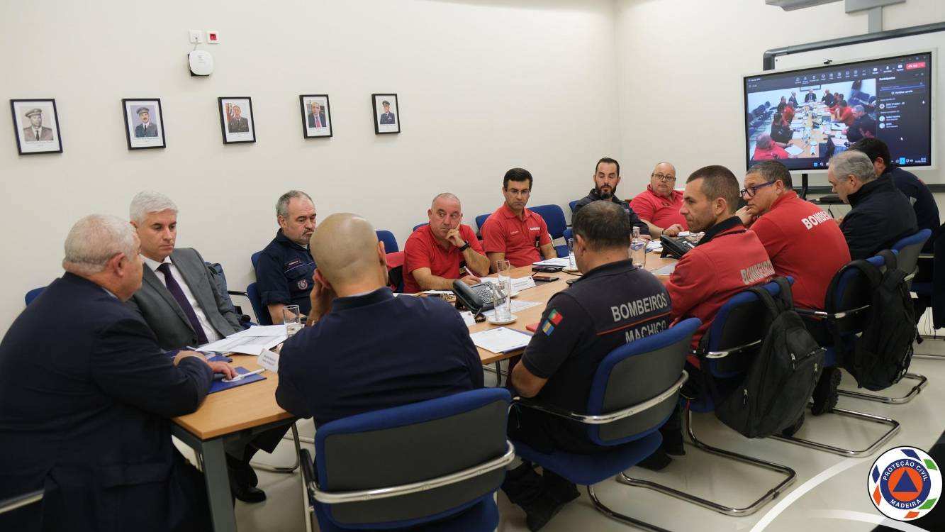 Presidente da Proteção Civil reuniu com comandantes de Bombeiros da RAM