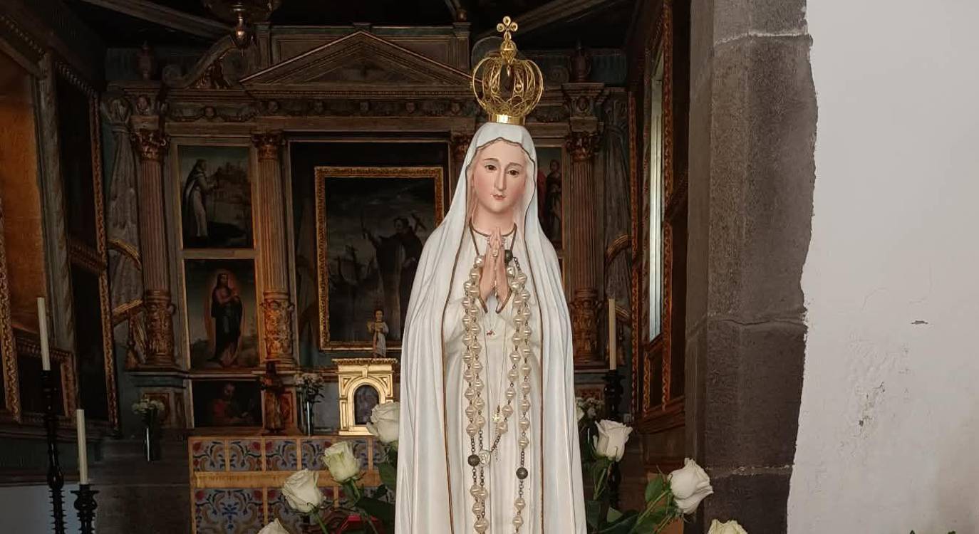 Procissão das velas sai esta noite da Capela do Corpo Santo