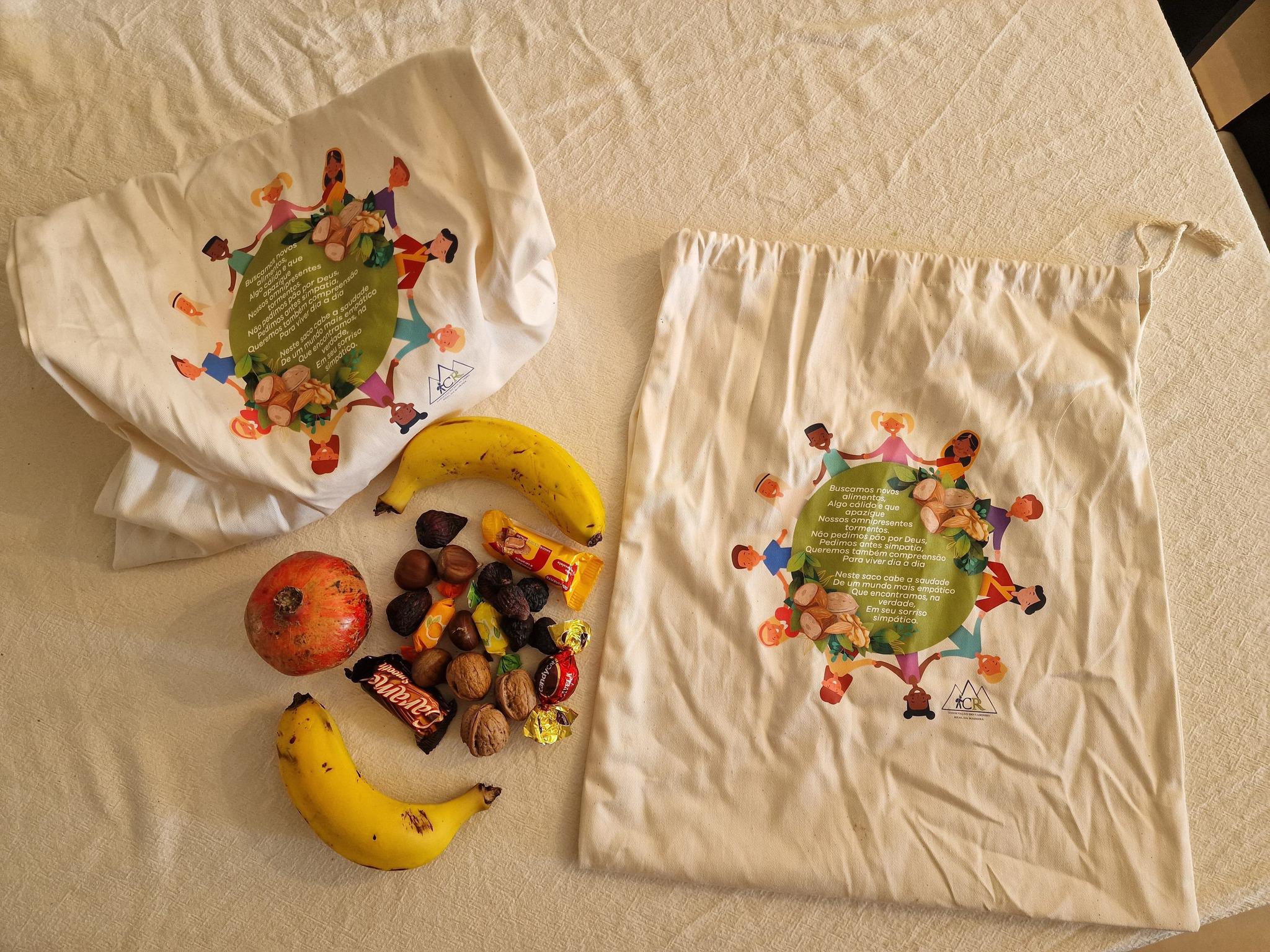 Caminho Real revive tradição do Pão-por-Deus no Porto da Cruz (com fotos)