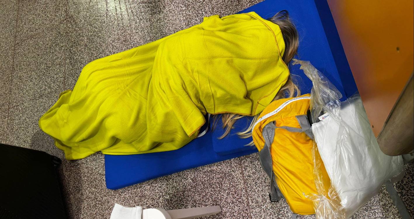 Passageiro lamenta “indiferença” de companhia aérea após desvio de avião para o Porto Santo