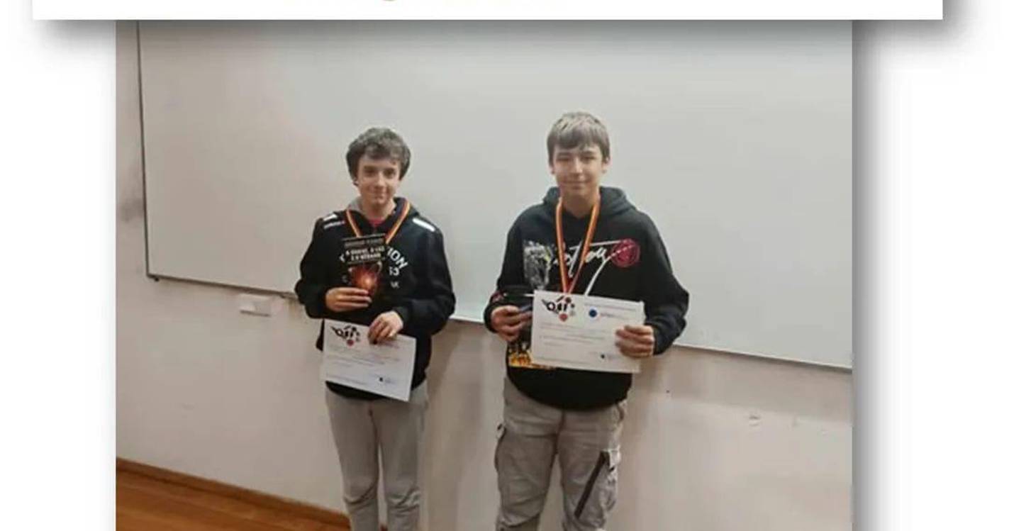 Alunos da Escola Bartolomeu Perestrelo brilham em competições científicas regionais