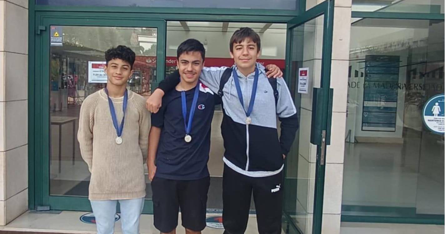 Alunos da Escola Bartolomeu Perestrelo brilham em competições científicas regionais