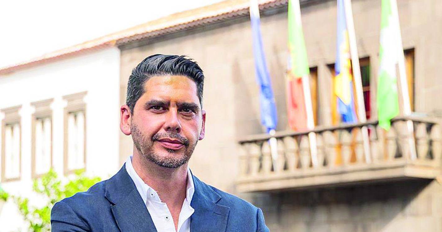 Candidato socialista em Santa Cruz critica “teia de interesses pessoais” no PS