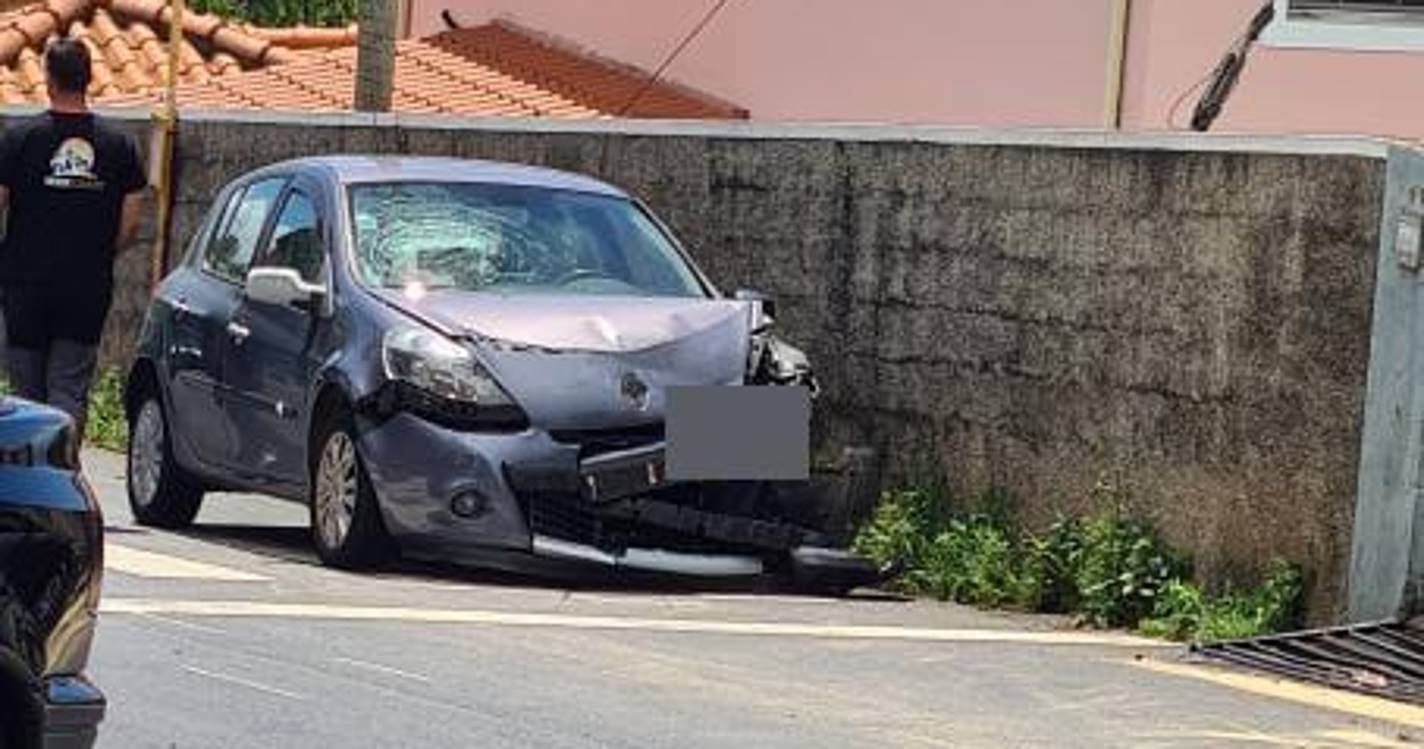 Colisão com dois feridos na Eira do Serrado