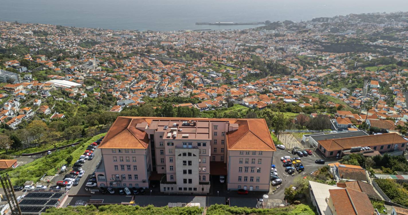 Pequena descida da temperatura máxima esta terça-feira