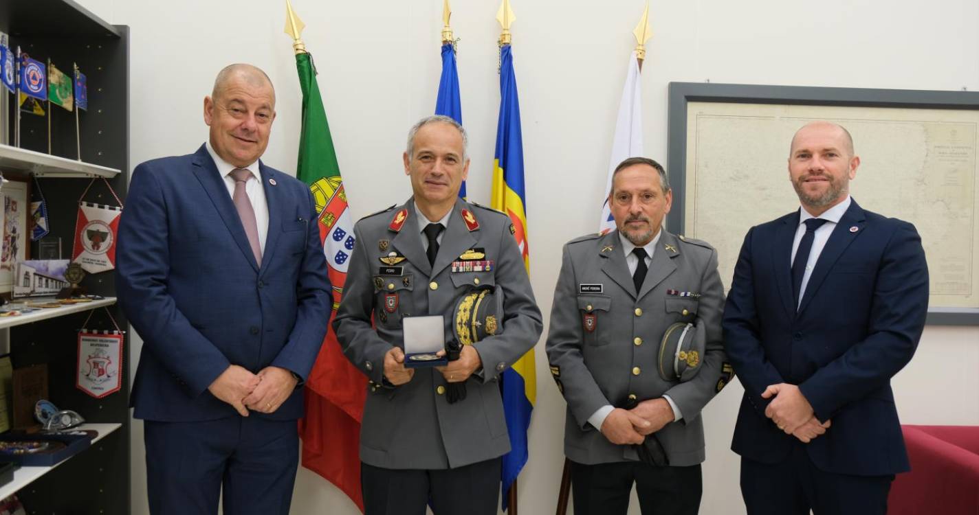 Comandante da Zona Militar da Madeira (ZMM) apresenta cumprimentos na Proteção Civil