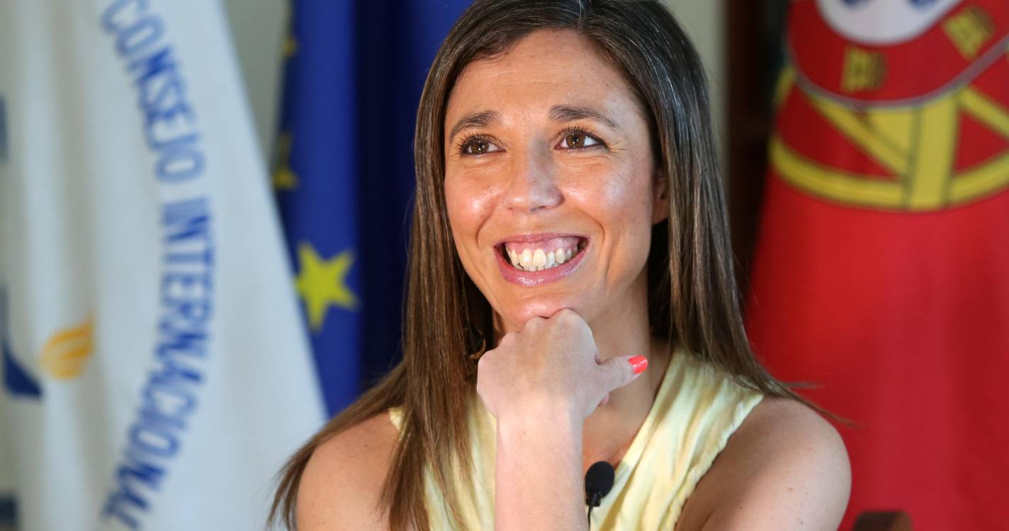 Relação anula e manda refazer sentença que condenou ex-bastonária dos enfermeiros