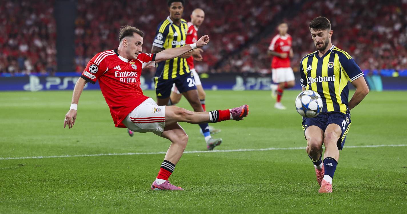 Champions: Benfica vence Fenerbahçe e assegura fase de liga
