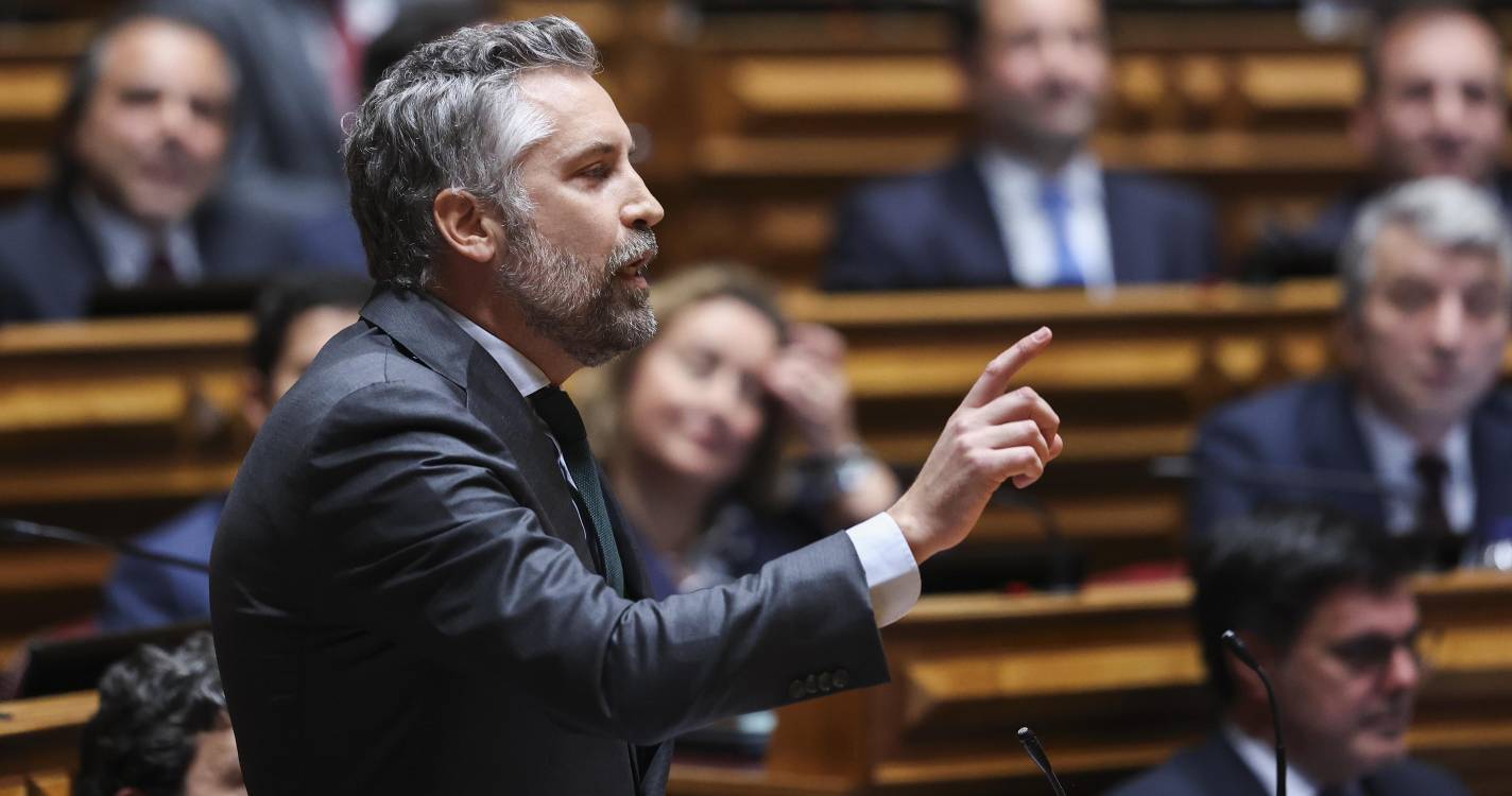 AR/Censura: Pedro Nuno acusa Montenegro de atirar país para eleições para fugir a explicações