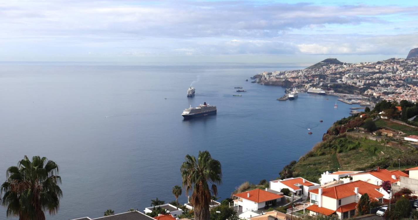 Cinco dos oito navios esperados esta noite já estão no Funchal