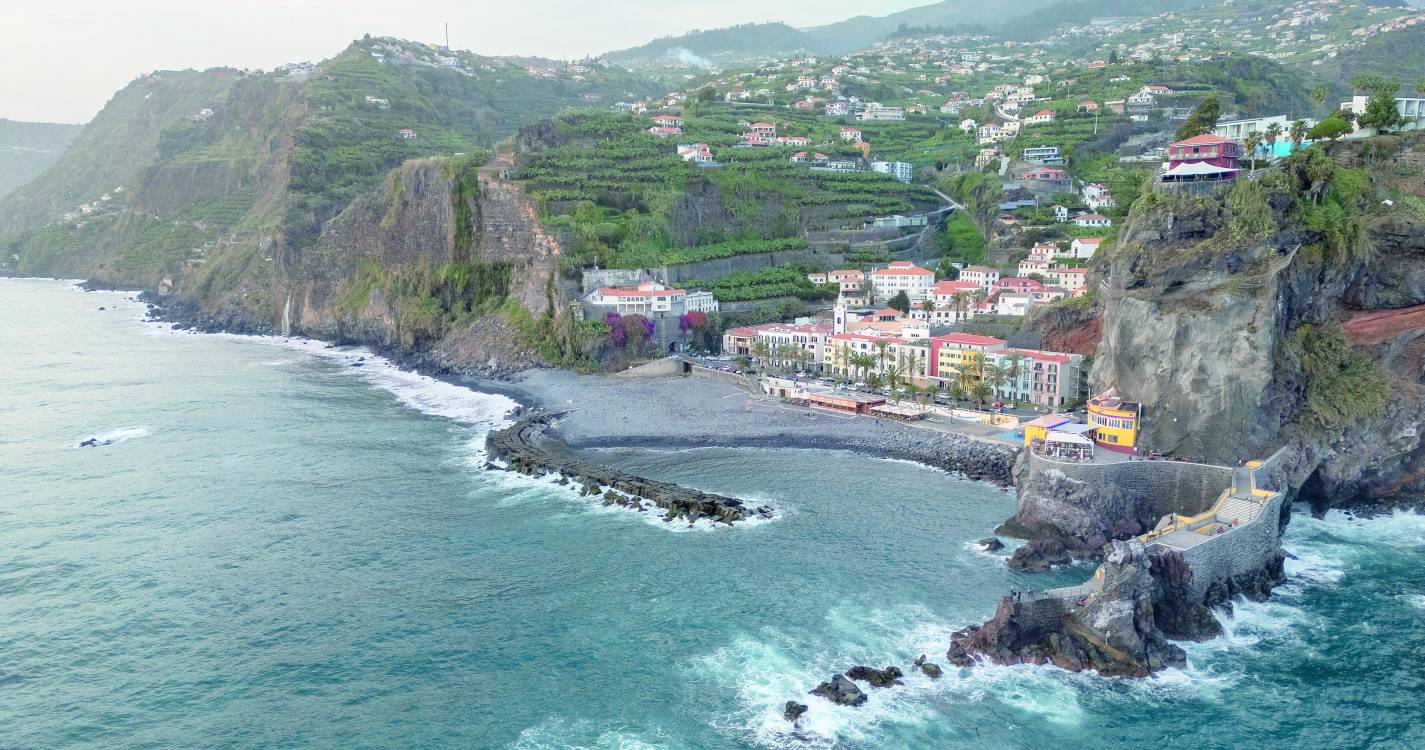 Alemão de 59 anos morreu após ser arrastado por onda na Ponta do Sol